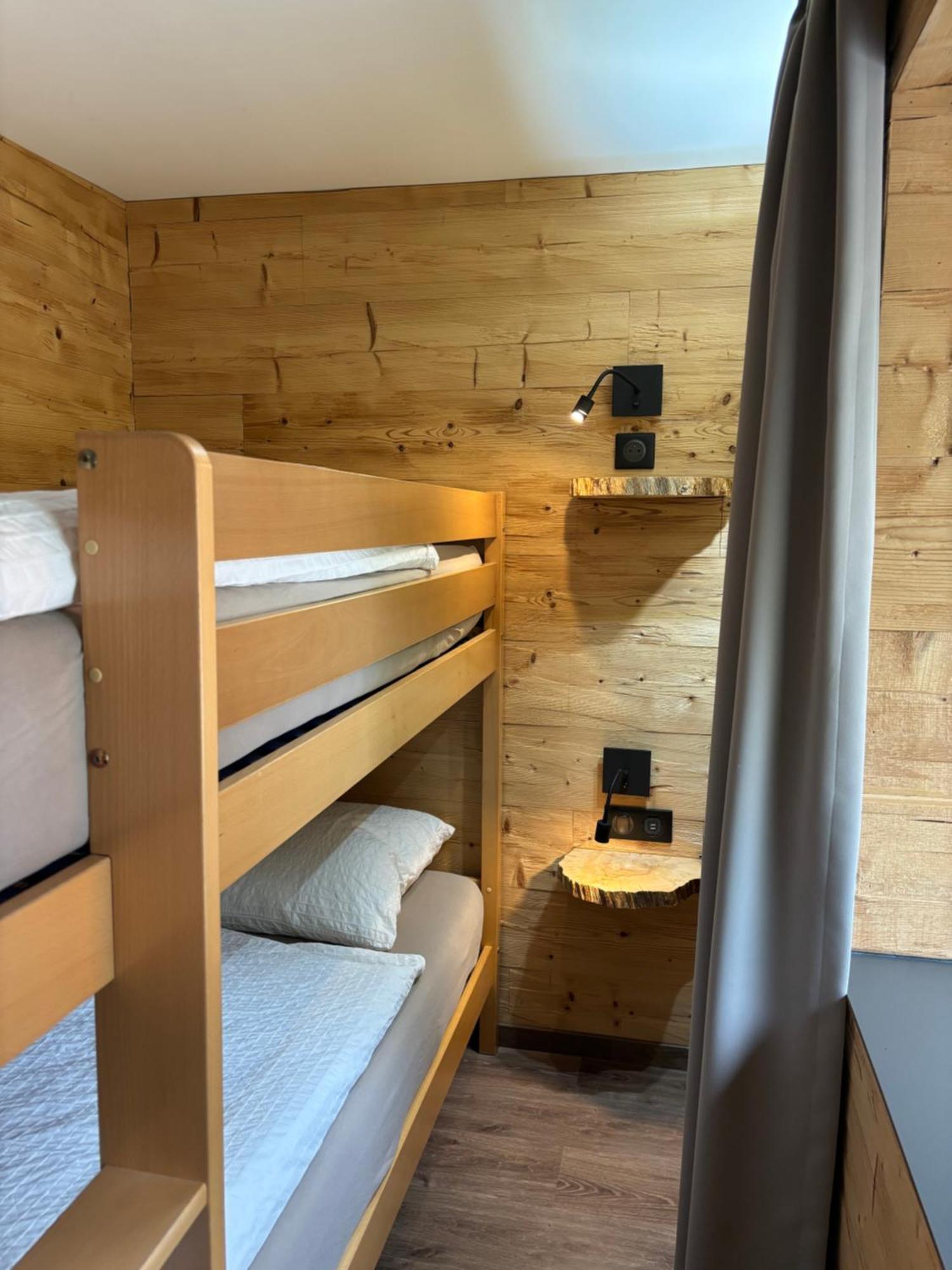 La Ferme De Rochesson, Jacuzzis & Piscine Commune 外观 照片