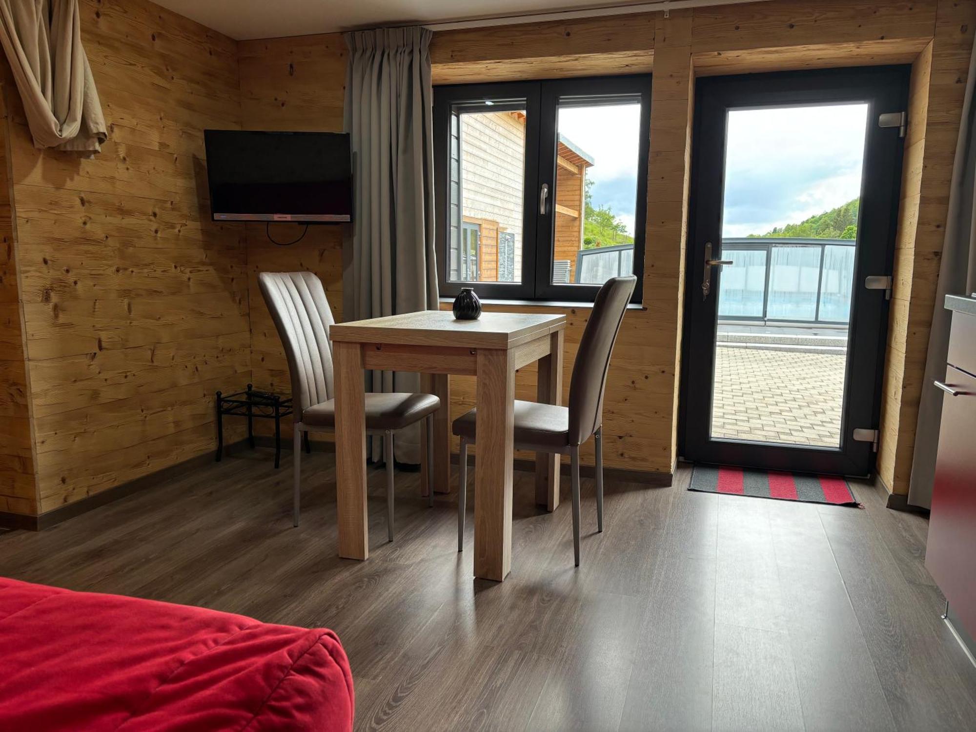 La Ferme De Rochesson, Jacuzzis & Piscine Commune 外观 照片